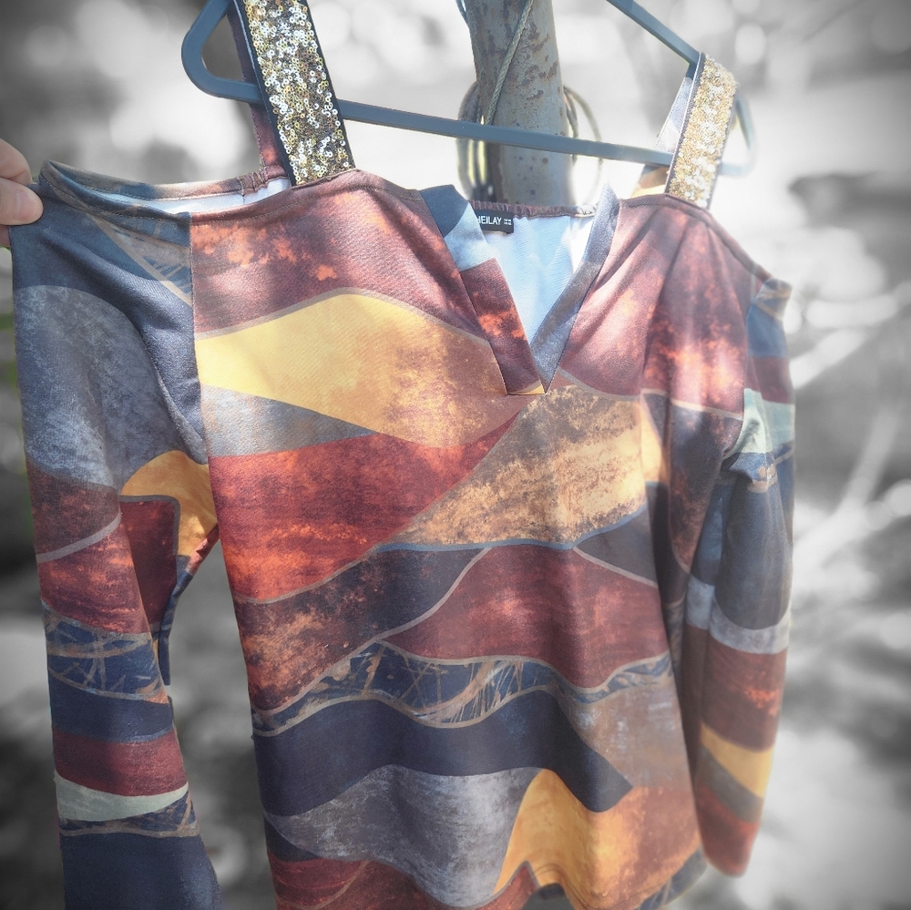 Cold shoulder top